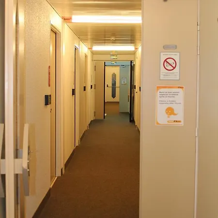 فندق Hotelf1 Saint-die *