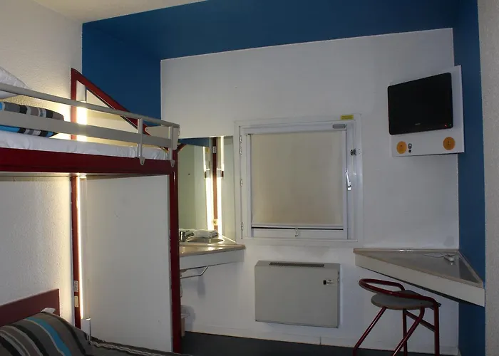 Hotelf1 Saint-die * Saint-Die-des-Vosges